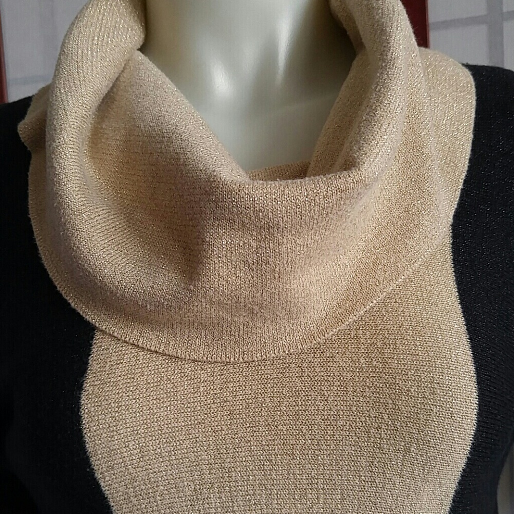 Sweater - Picture 4 of 8